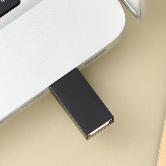 Juice Jacking Killer USB Flash Drive Adapter Protects Your Phone Wherever You Charge It